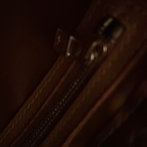 Louis Vutton LV Logo Patent Vernis Mini tote 10βx 7βx4β - Picture 12 of 15